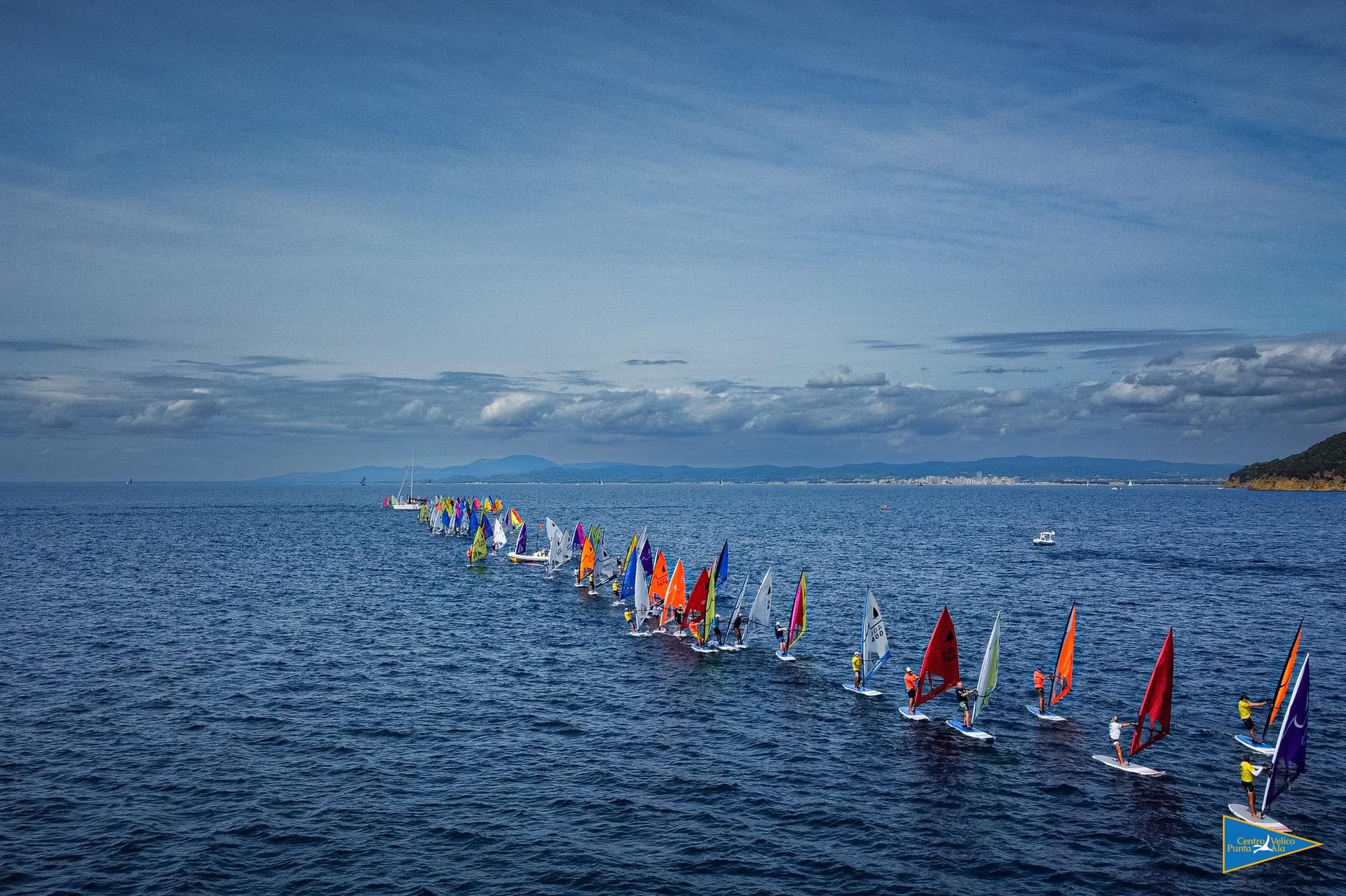 Concluso il Campionato Europeo Windsurfer Class 2025 a Punta Ala, dopo 5 giornate intense di regate
