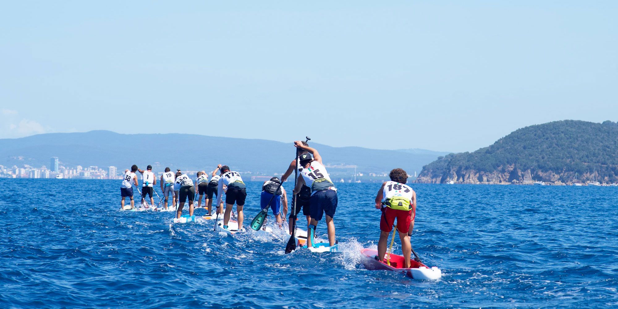 Sparviero SUP Challenge – Memorial Sara d’Apolito,  supera la prova del vento e regala due giorni di spettacolo nel Golfo di Follonica